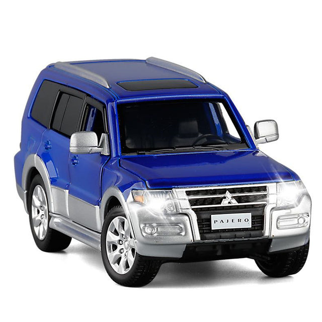 1/32 Scale Mitsubishi PAJERO SUV Alloy Car Model