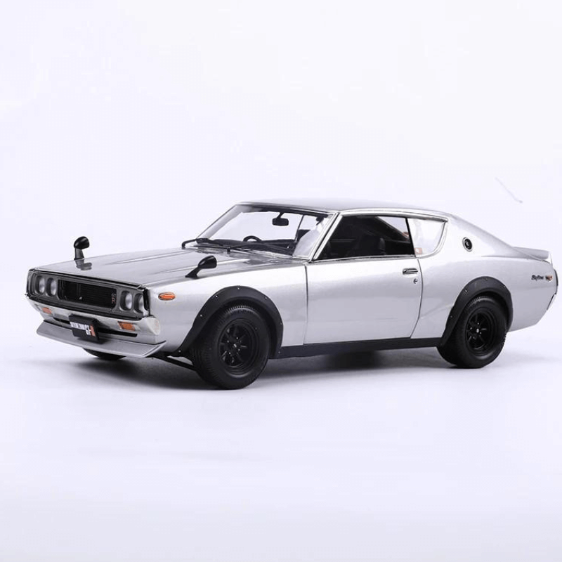 1/18 Scale Nissan Skyline 2000 GT-R Die-cast Car Model